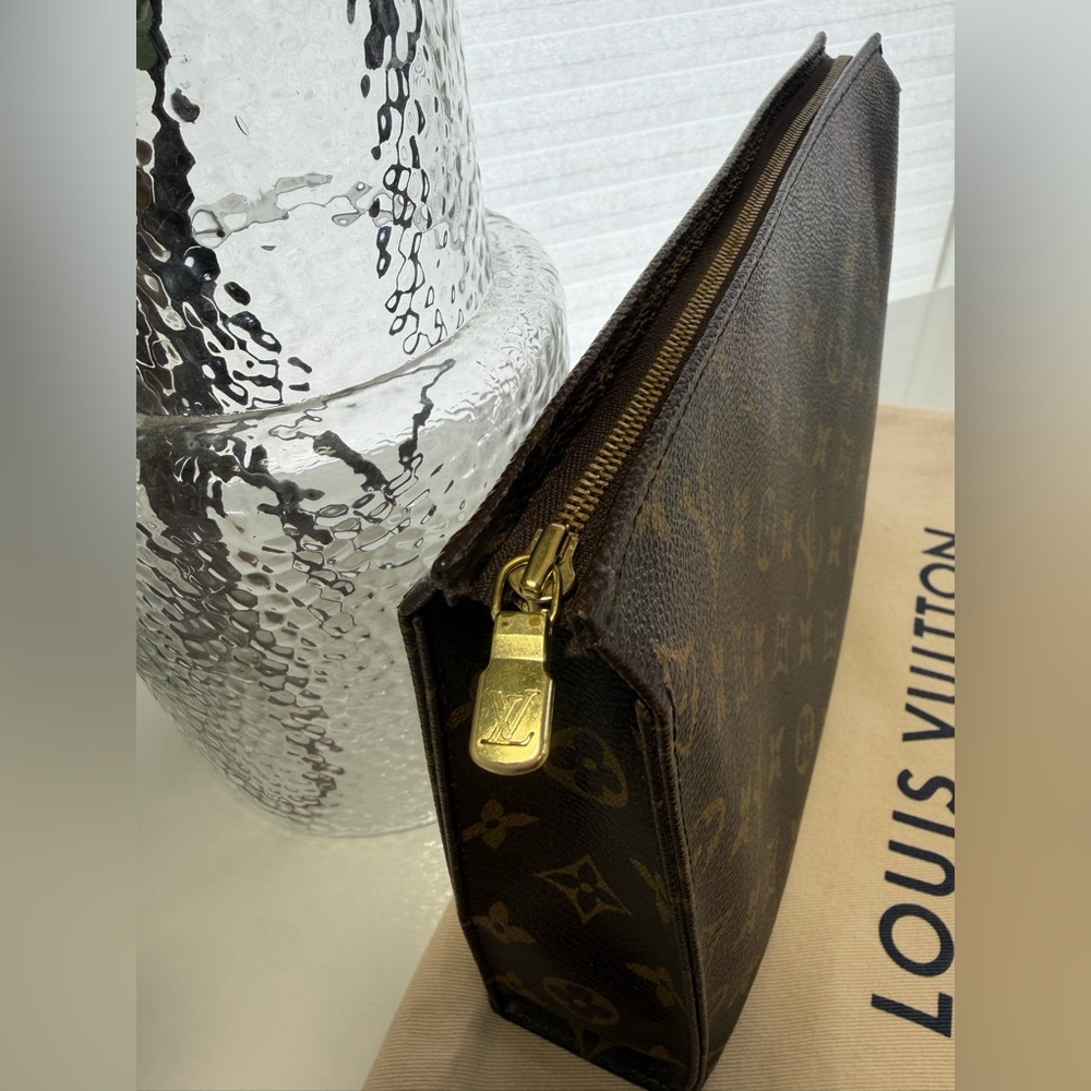 Authentic Louis Vuitton Monogram Canvas Toiletry 26 Pouch Clutch Handbag - Picture 8 of 17